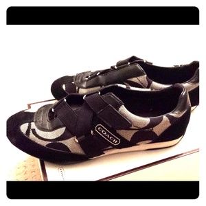 🌟💯Auth. COACH Kyra Signature Sneakers in Black